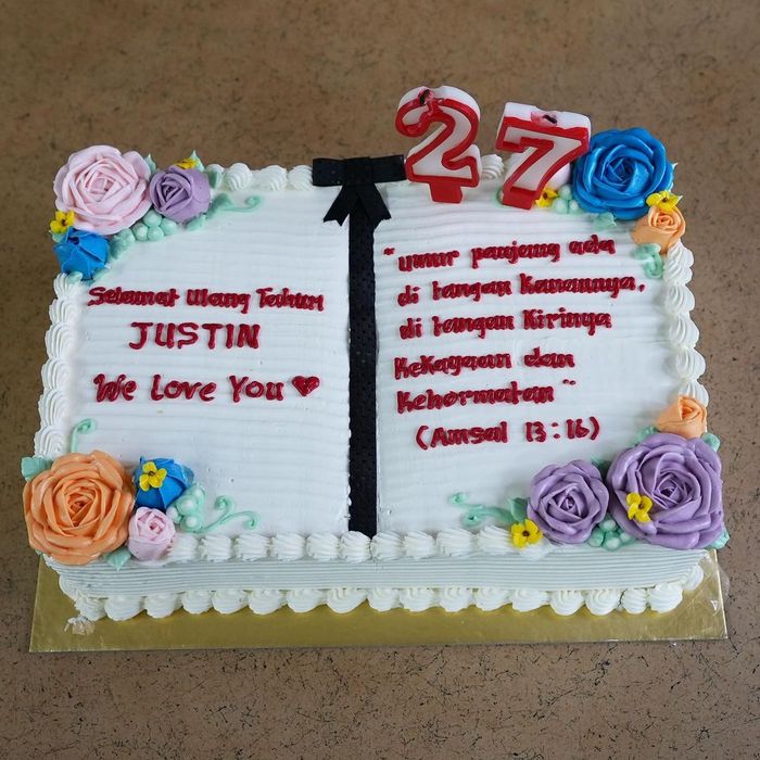 Kue ulang tahun Jess No Limit dengan tulisan ayat Alkitab diatasnya