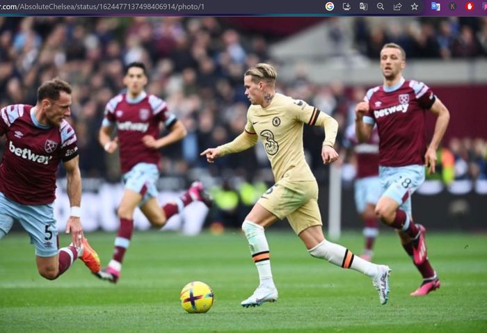 Winger Chelsea, Mykhailo Mudryk, beraksi dalam laga melawan West Ham United di London Stadium, Sabtu (11/2/2023).