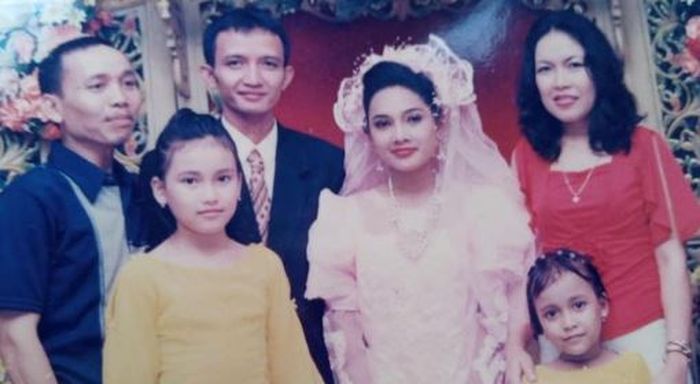 Potret masa kecil Ayu Ting Ting