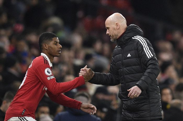 Penyerang Manchester United, Marcus Rashford, menjadi pemain yang komplet di bawah kendali pelatih Erik ten Hag.