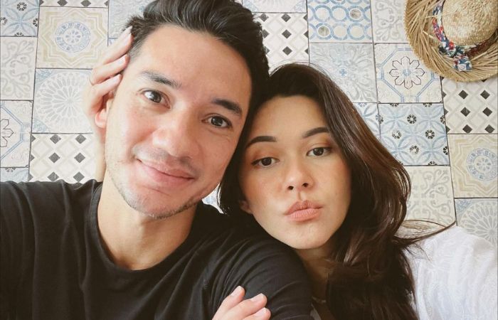 Potret Andrew White dan Nana Mirdad.