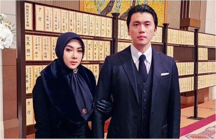 Potret mesra Syahrini dan Reino Barack