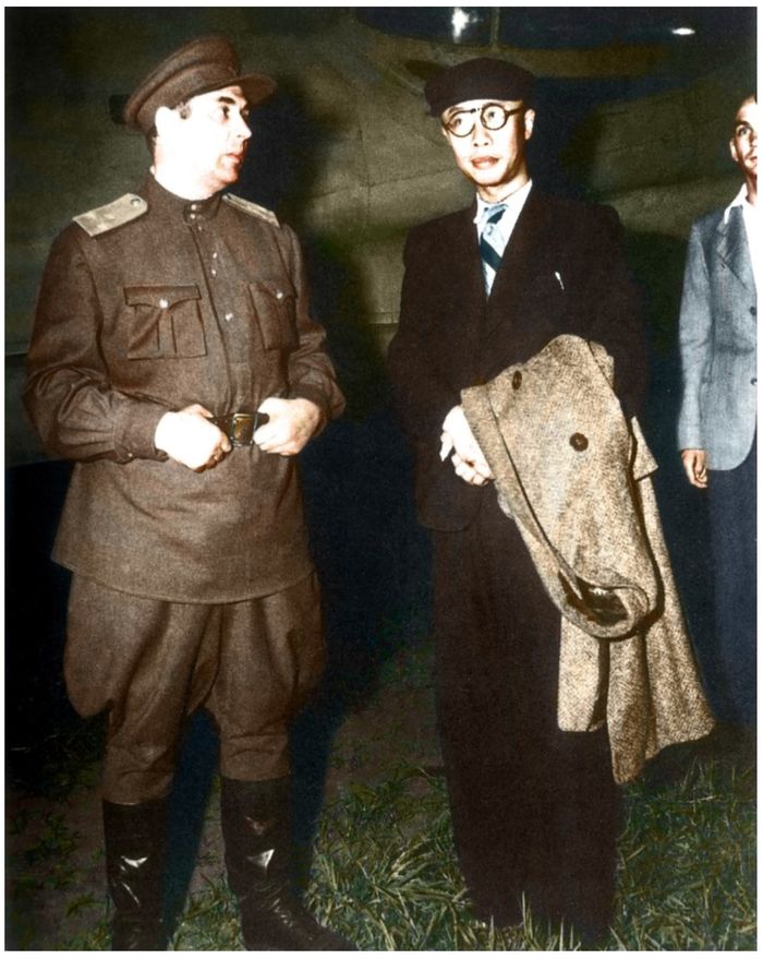 Pada 1946, Puyi muncul sebagai saksi di hadapan Pengadilan Kejahatan Perang Tokyo. Dia bersaksi tentang invasi tentara Jepang ke Tiongkok. Puyi mengatakan dia berada di bawah kendali tentara Jepang di Kwantung, dan menegaskan kembali identitasnya sebagai orang Tiongkok.