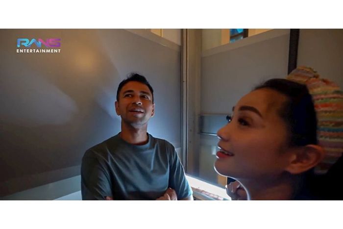 Pemasangan lift Orkanda di kediaman Raffi Ahmad dapat dilihat di kanal YouTube RANS Entertainment.