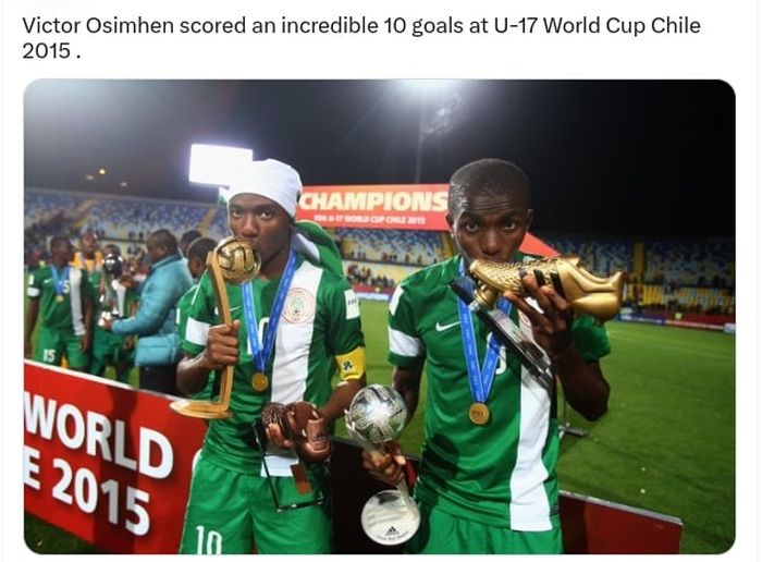 Victor Osimhen (kanan) saat juara Piala Dunia U-17 bersama timnas Nigeria dan menjadi top scorer turnamen 2015.