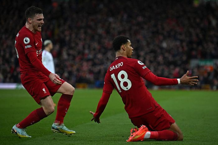 Striker Liverpool, Cody Gakpo, merayakan gol ke gawang Manchester United dalam laga Liga Inggris di Stadion Anfield, Minggu (5/3/2023).