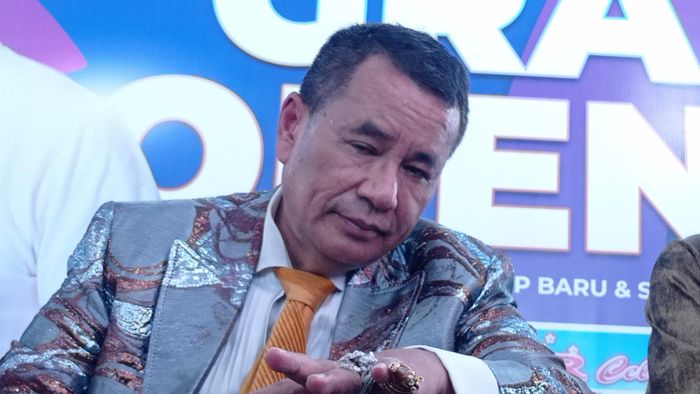 Hotman Paris Hutapea ditemui di kawasan Kebon Jeruk, Jakarta Barat, Jumat (10/3/2023).