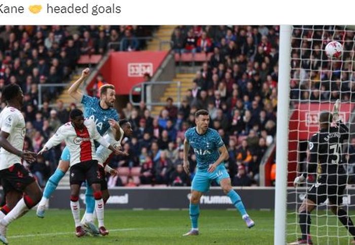 Striker Tottenham Hotspur, Harry Kane, mencetak gol sundulan ke gawang Southampton dalam laga Liga Inggris di Stadion St. Mary's, Sabtu (18/3/2023).