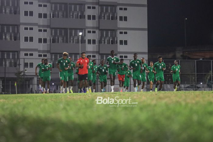 Suasana timnas Burundi berlatih di Lapangan Latih JIS (Jakarta International Stadium), Jakarta Utara, Rabu (22/3/2023).