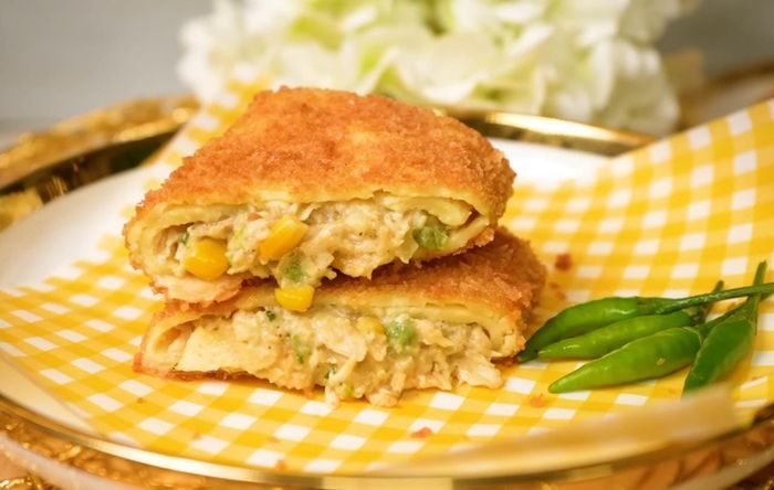 Resep risol ragout ayam ala Tasyi Athasyia untuk berbuka puasa.