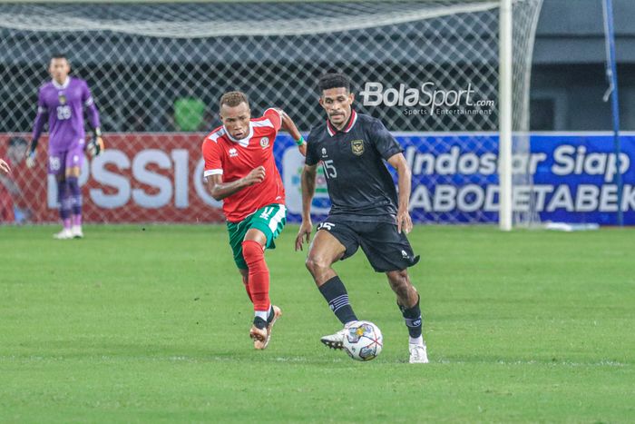 Pemain timnas Indonesia, Ricky Kambuaya dalam laga melawan Burundi pada laga kedua FIFA Matchday di Stadion Patriot Candrabhaga, Bekasi, Selasa (28/3/2023).