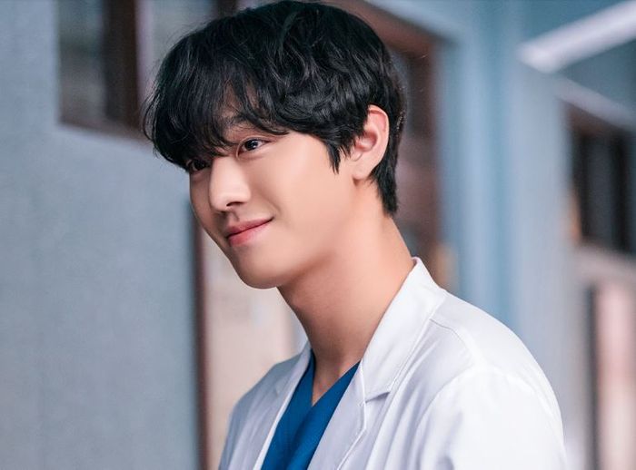 Ahn Hyo Seop di Dr. Romantic 3. 