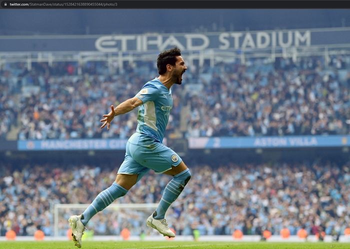 Selebrasi gelandang Manchester City, Ilkay Guendogan, usai menjadi supersub dengan mencetak brace pada laga pamungkas penentu gelar juara Man City pada musim 2021-2022.