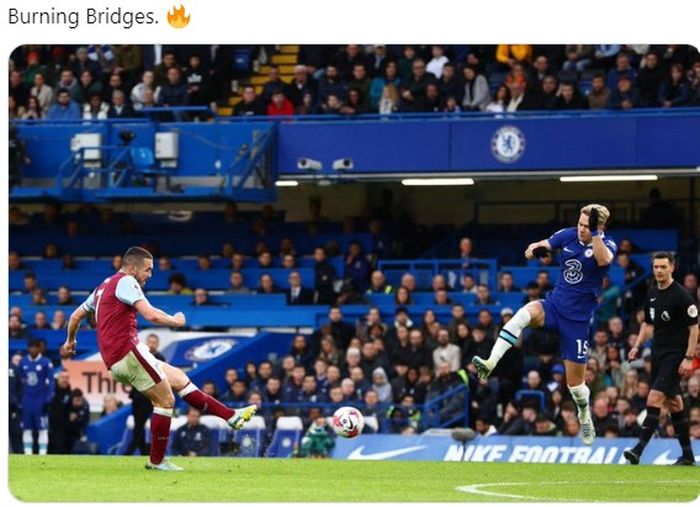 Pemain Aston Villa, John McGinn,mencetak gol ke gawang Chelsea dalam laga pekan ke-29 Liga Inggris 2022-2023, Sabtu (2/4/2023)