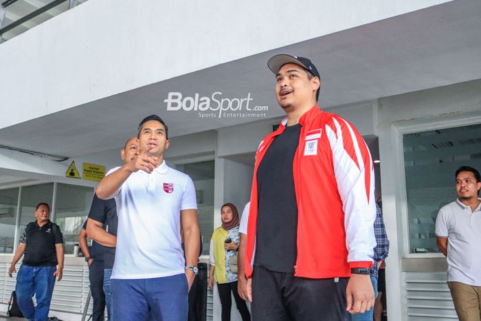 Ketua Umum PB PRSI, Anindya Bakrie, sedang menyambut kunjungan Dito Ariotedjo selaku Menteri Pemuda dan Olahraga Republik Indonesia di Stadion Akuatik GBK, Senayan, Jakarta, Rabu (5/4/2023).