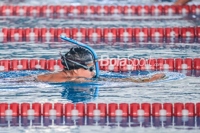 Atlet renang Indonesia cabang Fin Swimming atau Renang Sirip sedang berlatih di Stadion Akuatik GBK, Senayan, Jakarta, Rabu (5/4/2023).