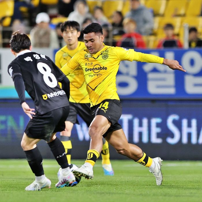 Bek Jeonnam Dragons, Asnawi Mangkualam.