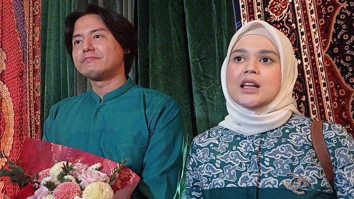 Roger Danuarta dan Cut Meyriska saat ditemui di kawasan Kebayoran Baru, Jakarta Selatan, Minggu (9/4/2023).