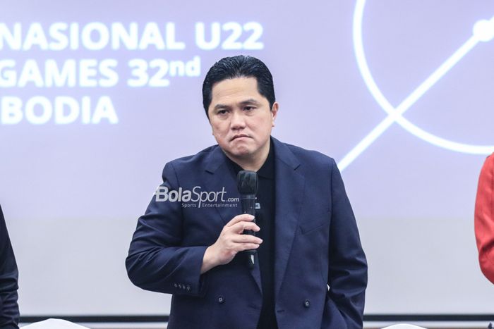 Ketua Umum PSSI, Erick Thohir, saat ditemui di Hotel Sultan, Senayan, Jakarta, Jumat (21/4/2023) sore.