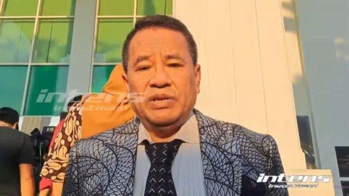 Hotman Paris kesal istrinya jadi korban hoaks.