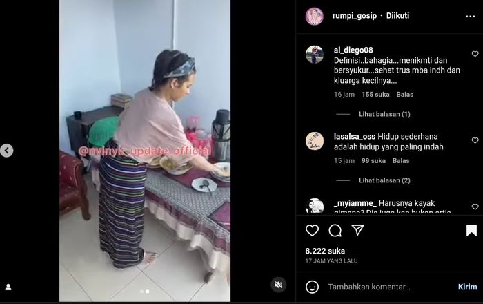 Indah Permatasari menyiapkan makanan