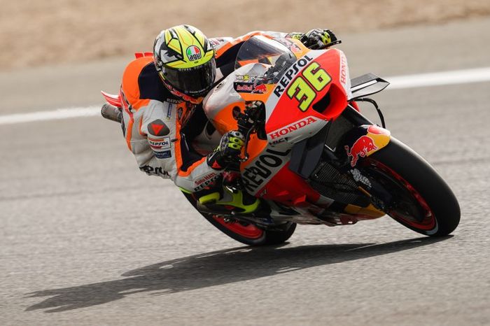 Pembalap Repsol Honda, Joan Mir, pada balapan MotoGP Spanyol 2023 di Sirkuit Jerez, Minggu, 30 April 2023