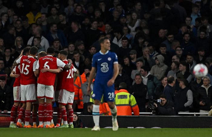 Arsenal kalahkan Chelsea pada derbi London di pekan ke-34 Liga Inggris di Emirates Stadium, London (2/5/2023).