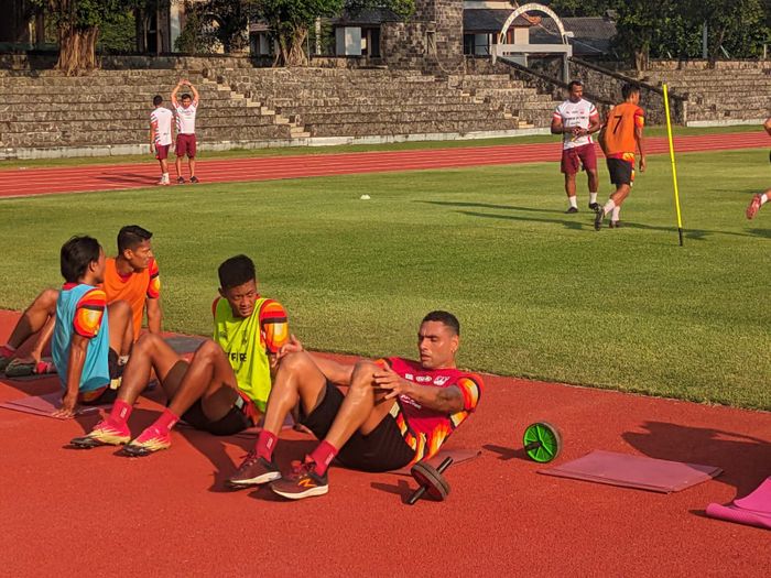 Latihan perdana Persis Solo menyambut musim Liga 1 2023/2024 di Stadion Sriwedari, Surakarta, pada Sabtu (20/5/2023).