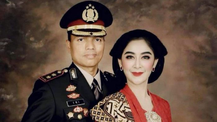 Uut Permatasari dan sang suami