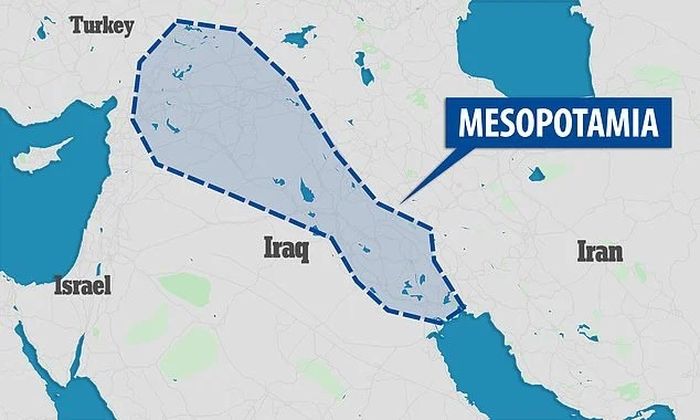 Sumber tertulis dari masyarakat Mesopotamia paling awal, berciuman sudah menjadi praktik yang sangat biasa 4.500 tahun yang lalu.