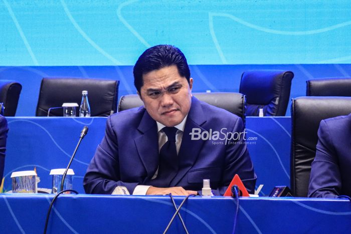 Ketua Umum PSSI, Erick Thohir, saat hadir dalam sesi jumpa pers di Hotel Intercontinental, Jakarta, Minggu (28/5/2023) siang.