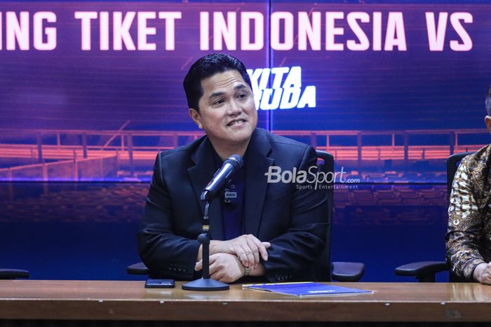 Ketua Umum PSSI, Erick Thohir, saat memberikan keterangan awak media di Stadion Utama Gelora Bung Karno, Senayan, Jakarta, Senin (29/5/2023) sore.