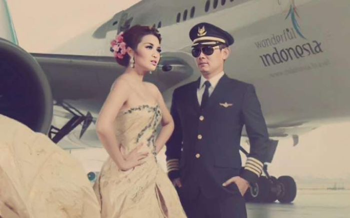 Fitri Carlina dan suami