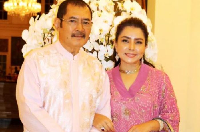 Bambang Trihatmodjo dan Mayangsari