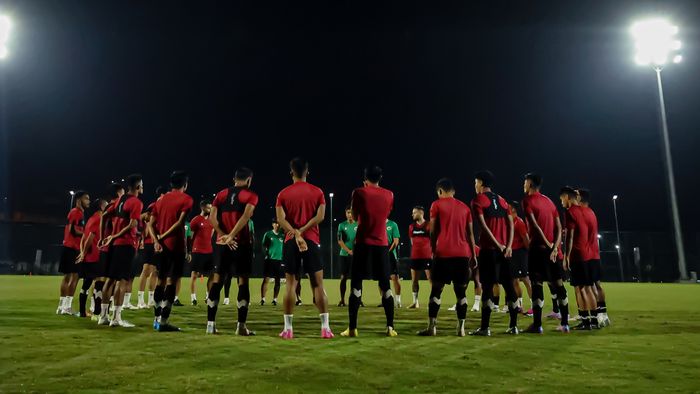 Skuad timnas Indonesia menjalani latihan di Lapangan Thor, Surabaya, jelang FIFA Matchday lawan Palestina dan Argentina.