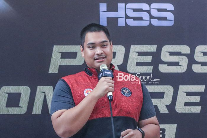 Menteri Pemuda dan Olahraga Republik Indonesia, Dito Ariotedjo, sedang memberikan sambutan di Media Center Kemenpora, Senayan, Jakarta, Jumat (16/6/2023).