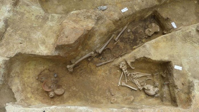 Pemakaman kuno yang ditemukan di Paris mengungkapkan keberadaan dunia bawah dalam mitologi Yunani.