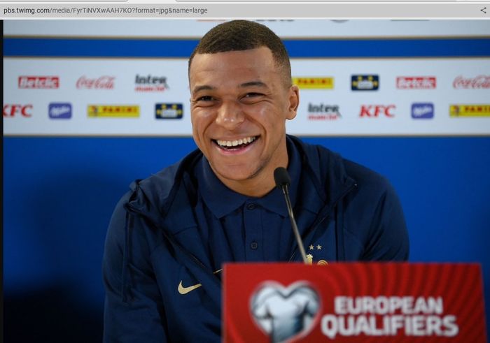 Kylian Mbappe seperti menggocek Real Madrid dengan mengatakan akan bertahan di PSG, dalam jumpa pers terbarunya bersama timnas Prancis (15/6/2023).