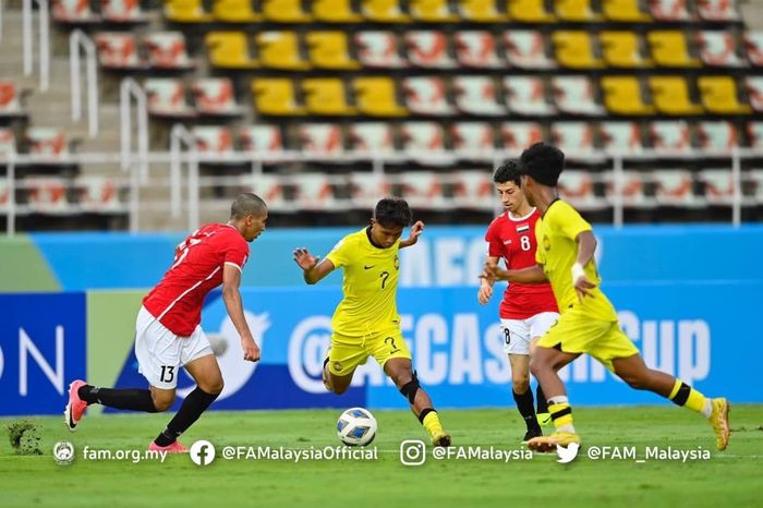 Suasana pertandingan timnas U-17 Malaysia versus timnas U-17 Yaman di Piala Asia U-17 2023.