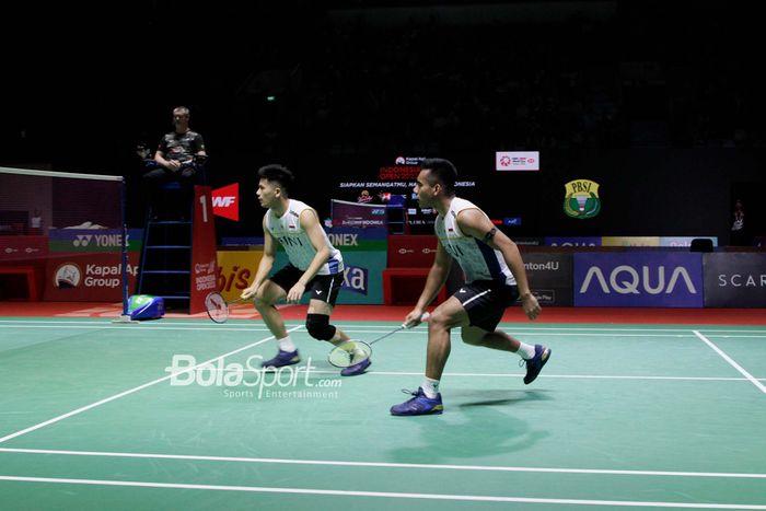 Pasangan ganda putra Indonesia,  Pramudya Kusumawardana/Yeremia Erich Yoche Yacob Rambitan  saat tampil pada Indonesia Open 2023 di Istora Senayan, Jakarta, Jumat , 16 Juni 2023