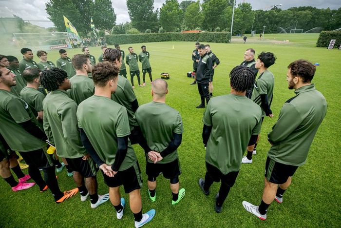 Rafael Struick mengikuti latihan perdana ADO Den Haag di bawah Darije Kalezic.