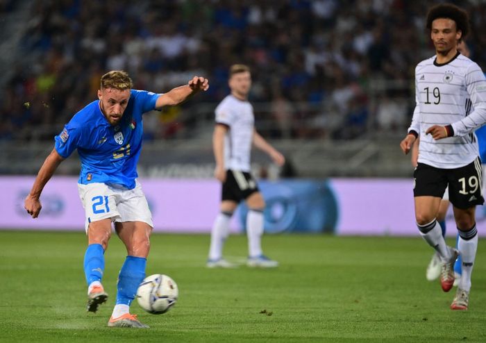 Davide Frattesi beraksi dalam duel timnas Italia vs Jerman di Bologna (4/6/2022). Frattesi setuju gabung Inter Milan dari Sassuolo pada bursa transfer musim panas 2023.