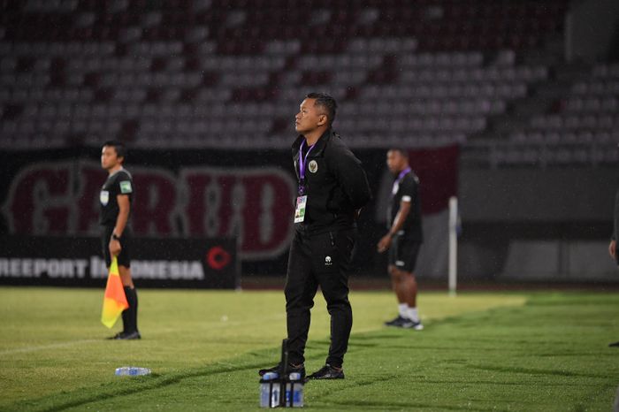 Pelatih timnas U-19 wanita Indonesia, Rudy Eka Priyambada.