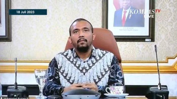 Paman David Ozora, Rustam Atala saat dihadirkan secara daring sebagai saksi oleh jaksa pada sidang Mario dan Shane Lukas dalam kasus penganiayaan berat terhadap David, di Pengadilan Negeri Jakarta Selatan, Selasa (18/7/2023). Paman David Ozora, Rustam mengungkapkan kondisi keponakannya saat terakhir kali bertemu, tepatnya saat Lebaran.