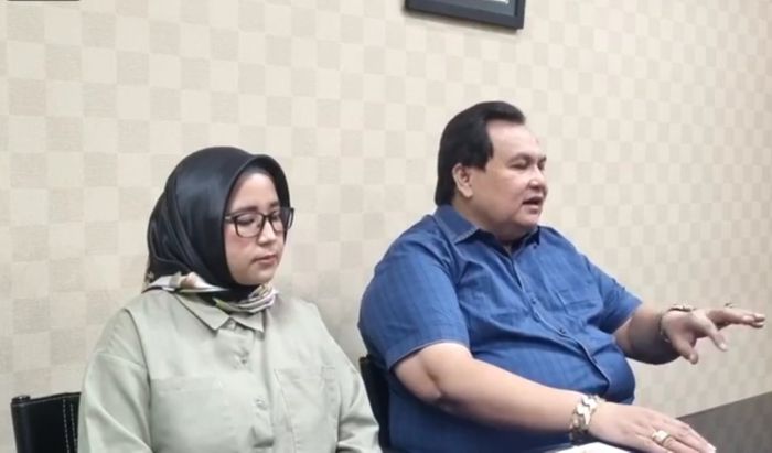  Pengacara Minola Sebayang saat ditemui Grid.ID di kawasan Kuningan, Jakarta Selatan, Jumat (28/7/2023).