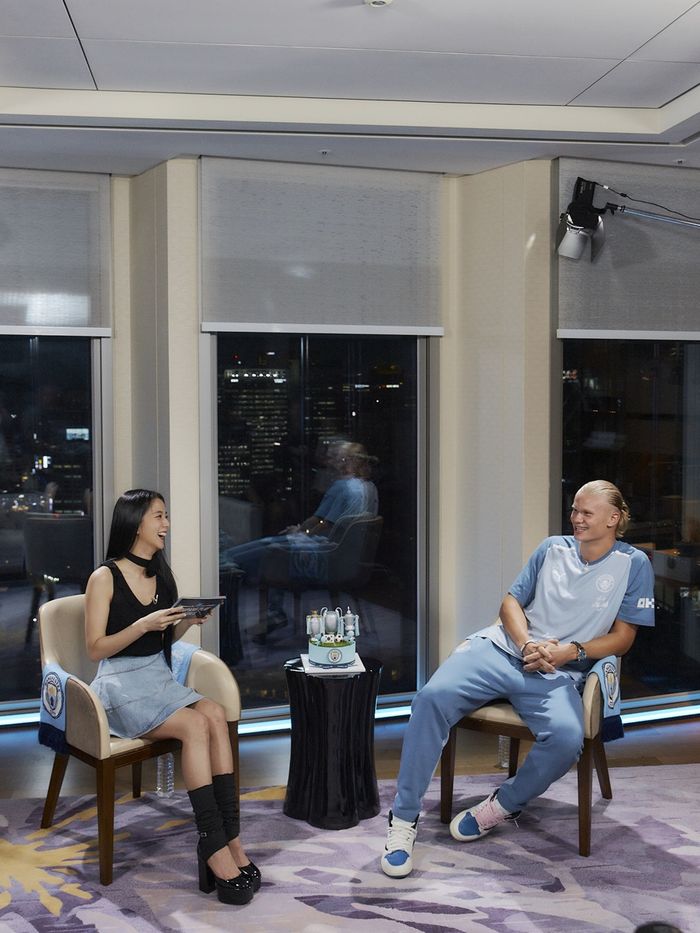 Wawancara Jisoo BLACKPINK dengan striker tangguh Manchester City, Erling Haaland