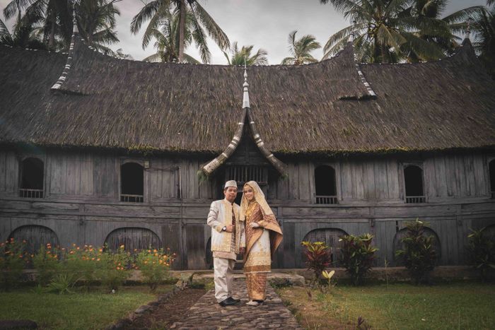 Sebagai rumah tradisional, rumah gadang bisa muat lebih dari satu keluarga, sebagai tradisi hidup kolektif Minangkabau. Rumah gadang juga merupakan wujud kecerdasan tradisi Minangkabau yang beradaptasi dan mitigasi dari lingkungannya yang rentan terkena bencana alam.