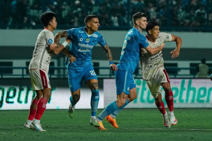 Suasana laga Persib Bandung vs Bali United di Stadion Gelora Bandung Lautan Api pada laga pekan keenam Liga 1 2023/2024, Kamis (3/8/2023)