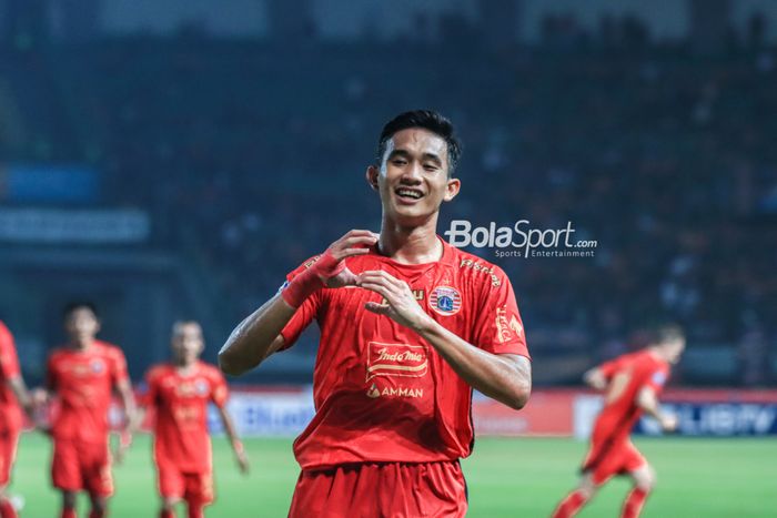 Rizky Ridho sedang melakukan selebrasi seusai mencetak gol dalam laga pekan ketujuh Liga 1 2023 antara Persija versus Borneo FC di Stadion Patriot Candrabhaga, Bekasi, Jawa Barat, Rabu (9/8/2023) malam.