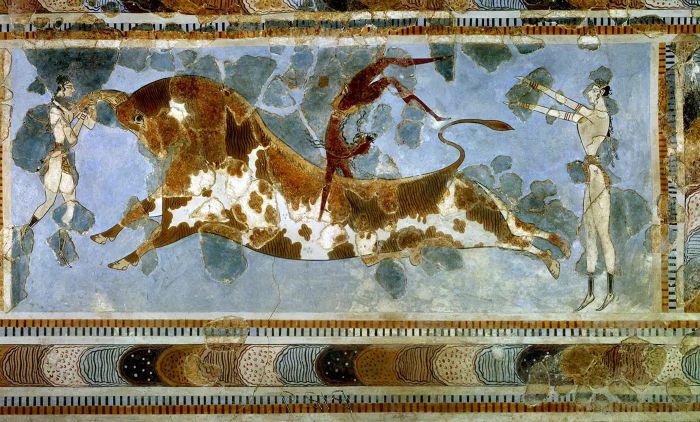 Lukisan dinding lompat banteng di Knossos, foto oleh Ekdotike Athenon, 1400 SM. via National Geographic